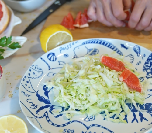 Салат с красной рыбой и грейпфрутом