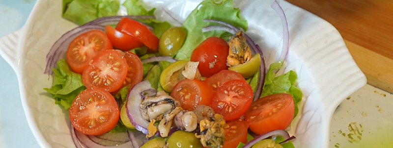 Салат с морепродуктами
